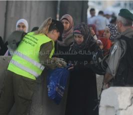  في الجمعة الاولى بشهر رمضان..آلاف المواطنين يزحفون نحو القدس لتأدية الصلاة