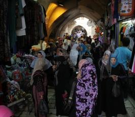 نحو ٢٠٠ الف مصل أدوا صلاة الجمعة الاولى من شهر رمضان في المسجد الاقصى المبارك