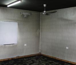 المستوطنون يحطمون  أبواب مسجد أبي بكر الصديق ونوافذه في نابلس، وخطهم شعارات عنصرية على جدرانه، وإضرامهم النار في أرجائه.