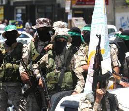 القسام يشيّع أحد قادته في مدينة رفح جنوب قطاع غزة ‫(1)‬ ‫‬