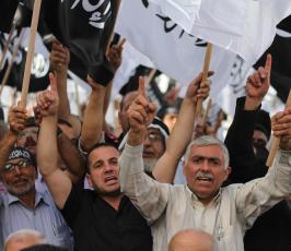 الآلاف تشارك في مسيرة حاشدة لحزب التحرير في رام الله