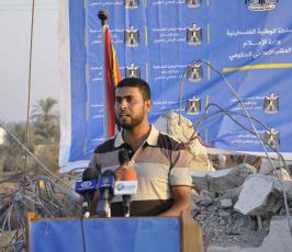  وزارة الاعلام  تقيم احتفالا للصحفيين بمناسبة عيد الاضحى على أنقاض المنازل المدمرة في بلدة خزاعة