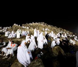  حجاج بيت الله الحرام لصعيد عرفات فجر اليوم ‫(1)‬ ‫‬ ‫‬.jpg