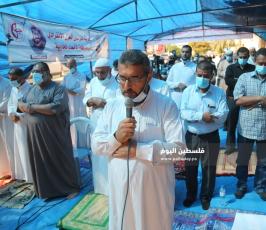 صلاة الجمعة امام الصليب (21).JPG
