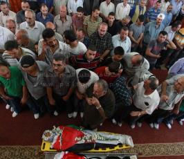 آلاف المواطنين يشيعون جثمانين شهداء مخيم قلنديا