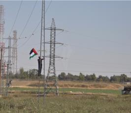 بالصور:مواجهات مع قوات الاحتلال شرق غزة بالقرب من موقع ناحل العوز