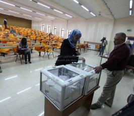 اغلاق صنادق الاقتراع ونسبة التصويت 75% في انتخابات جامعة بيرزيت
