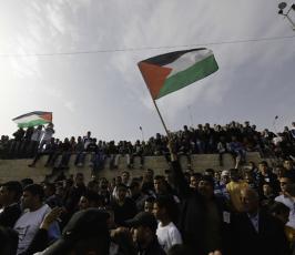 بالصور:الاحتلال بقمع مسيرة منددة باستمرار دخول المستوطنين للاقصى