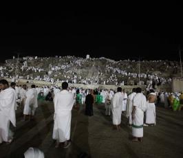 حجاج على جبل عرفات ‫(29745553)‬ ‫‬