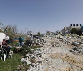 بالصور:القدس الاحتلال الإسرائيلي يهدم كرفانين لعائلة السلايمة و سمور في بيت حنينا