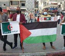 وقفة في خانيونس ضد التطبيع مع الاحتلال (10).jpg