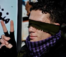 وقفة تضامنية مع الاسرى المضربين عن الطعام بسجون الاحتلال