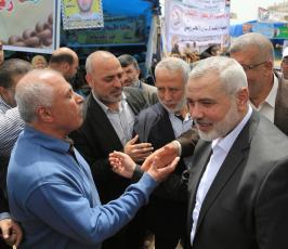 زيارة الدكتور محمد الهندى واسماعيل هنية الى خيمة اعتصام الاسرى ‫(38666764)‬ ‫‬