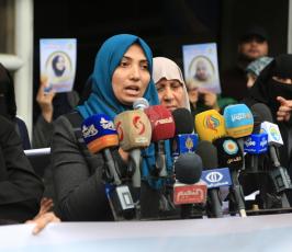مؤسسة مهجة القدس ودائرة العمل النسائي تنظمان وقفة تضامنية مع الاسيرات في اليوم العالمي للعنف ضد المرأة ‫(38142480)‬ ‫‬