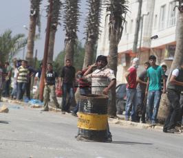 خاص فلسطين اليوم..مواجهات عنيفة بين شبان فلسطينيين وقوات الاحتلال على مدخل سلواد شرقي رام الله