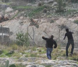 خاص فلسطين اليوم..مواجهات بين الاحتلال وأهالي بدرس غرب رام الله