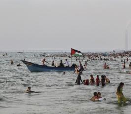 مقتطفات لبحر غزة بصيفه الحار