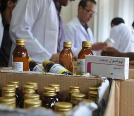 الجهاد تنظم لجان طبية لتقديم الفحوصات والأدوية للمشردين في مراكز الإيواء