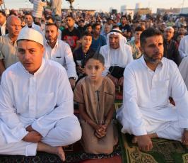  صلاة العيد في مخيم العودة شرق غزة ‫(41353737)‬ ‫‬.JPG