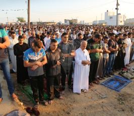  صلاة العيد في مخيم العودة شرق غزة ‫(41353744)‬ ‫‬.JPG