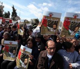 خاص فلسطين اليوم..طلاب المدارس يتضامنون مع الأسرى برام الله