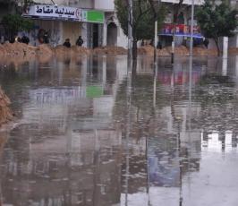 السيول والامطار تغرق شوارع قطاع غزة