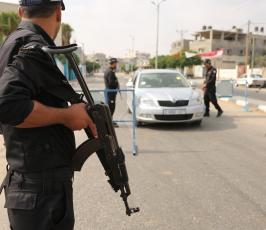 الأجهزة الأمنية في غزة تشدد إجراءاتها الأمنية على حدود رفح بعد التفجير الانتحاري ‫(1)‬ ‫‬