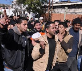 بالصور:جماهير غفيرة تشيع جثمان الشهيد المجاهد "محمد العجلة"