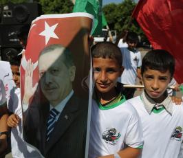 مسيرات في غزة دعماً للرئيس التركي أردوغان ‫(29077391)‬ ‫‬