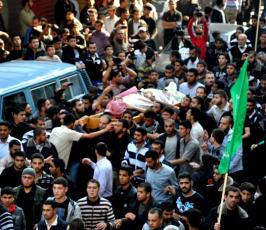 جماهير غفيرة تشارك فى تشييع جثمان القائد الجعبرى بغزة