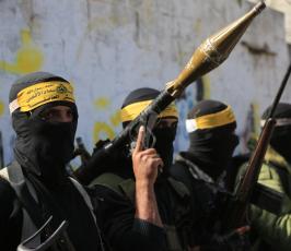  تشييع جثامين شهداء سرايا القدس وكتائب القسام في البريج ودير البلح والقرارة وخانيونس (31)