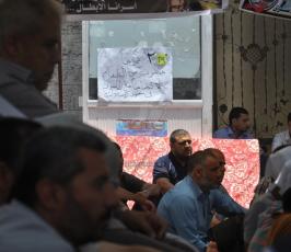 صلاة الجمعة أمام الصليب الأحمر