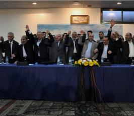 بالصور:مؤتمر صحفي لوفد منظمة التحرير ووفد حماس لحظة إعلان انتهاء الانقسام