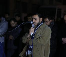 صلاة القيام فى العراء تضامن مع الصجفى محمد القيق  ‫(1)‬