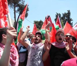 الشرطة الفلسطينية تقمع تظاهرة منددة بالعودة للمفاوضات في رام الله