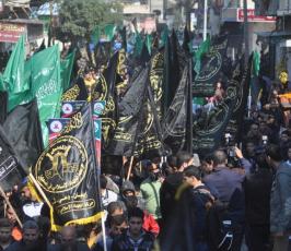 بالصور:الآلاف يشاركون في مسيرة دعت لها الجهاد وحماس رفضاً لخطة كيري
