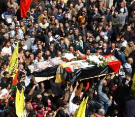 بالصور:تشيع حاشد لجثامين ثلاثة شهداء من مقبرة الارقام بنابلس