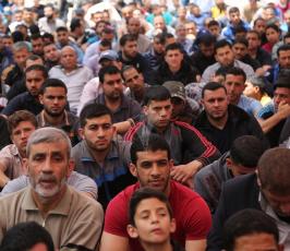  صلاة الجمعة امام مقر الصليب الاحمر بغزة تضامنا مع الاسرى في سجون الاحتلال ‫(39649801)‬ ‫‬
