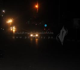 في ظل انقطاع الكهرباء.. عدسة فلسطين اليوم تتجول في شوارع غزة