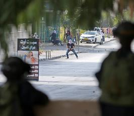 مواجهات بين الشبان وقوات الإحتلال في حي البلوع ‫(1)‬ ‫‬