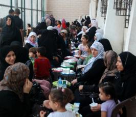 الجهاد تنظم إفطار جماعي لأهالى الأسرى والشهداء بغزة