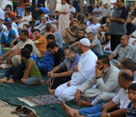 صلاة العيد في العراء بمحافظات القطاع ‫(39125519)‬ ‫‬