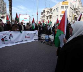 خاص فلسطين اليوم...تظاهرة لإنهاء الانقسام وسط رام الله