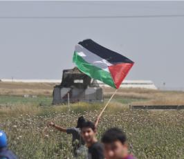 بالصور:مواجهات مع قوات الاحتلال شرق غزة بالقرب من موقع ناحل العوز
