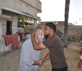 الجهادبرفح يزور عوائل الشهداء والاسرى بحلول شهر رمضان ضمن حملة تكافل الخير ‫(31290774)‬ ‫‬