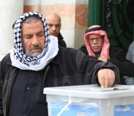 جانب من حملة التبرعات لاهالي القدس في بيت لحم ‫(30794125)‬ ‫‬