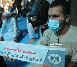 صلاة الجمعة امام الصليب (7).JPG