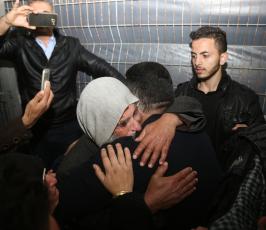لأسير فراس أبو زيد حفيد خنساء فلسطين الحاجة أم رضوان الشيخ خليل يتنسم عبق الحرية  (4)