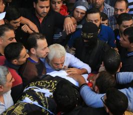  تشييع جثامين شهداء سرايا القدس وكتائب القسام في البريج ودير البلح والقرارة وخانيونس (26)