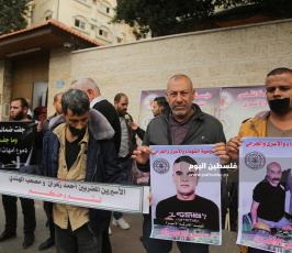 وقفة صامتة موشحة باللون الأسود لمهجة القدس تضامناً مع الأسرى - نسخة (2).JPG